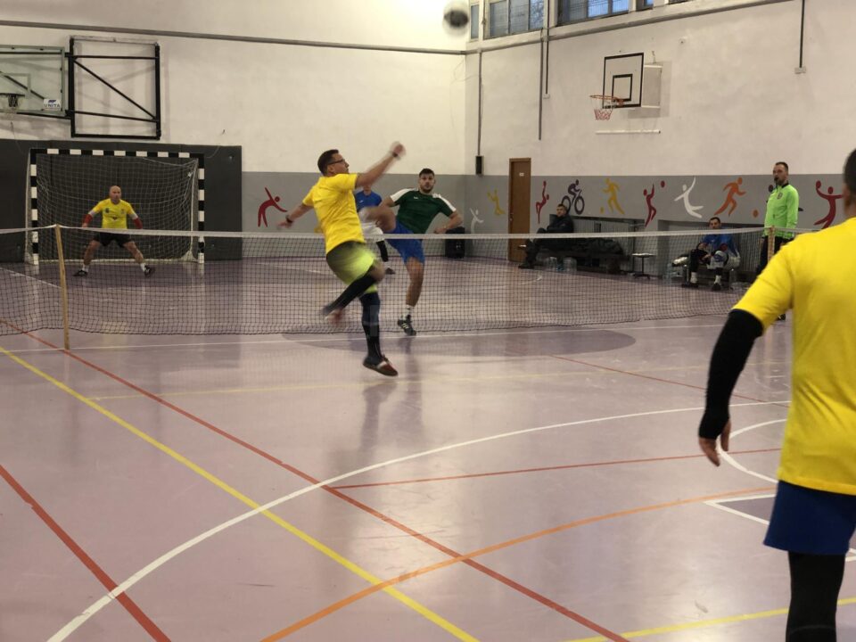 Spectacol sportiv și fair-play la „Cupa Prieteniei” la tenis cu piciorul