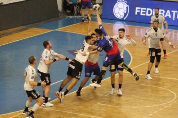 CSU din Suceava a pierdut în ultima secundă confruntarea de la Buzău. Foto - Handbalmania.ro