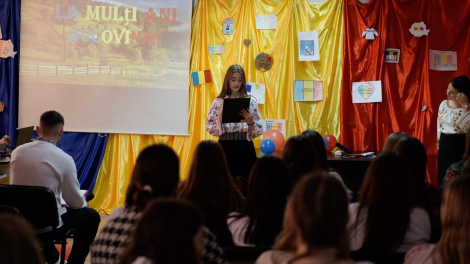Dezbatere și spectacol de Ziua Bucovinei, la Colegiul „Andronic Motrescu”
