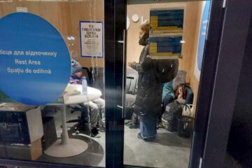 Aproape 7.500 de refugiați ucraineni, dintre care 5.400 de copii, au primit ajutor în Centrele „Blue Dot” din Vama Siret