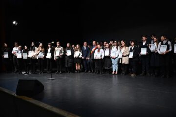 Gheorghe Flutur cu elevi olimpici