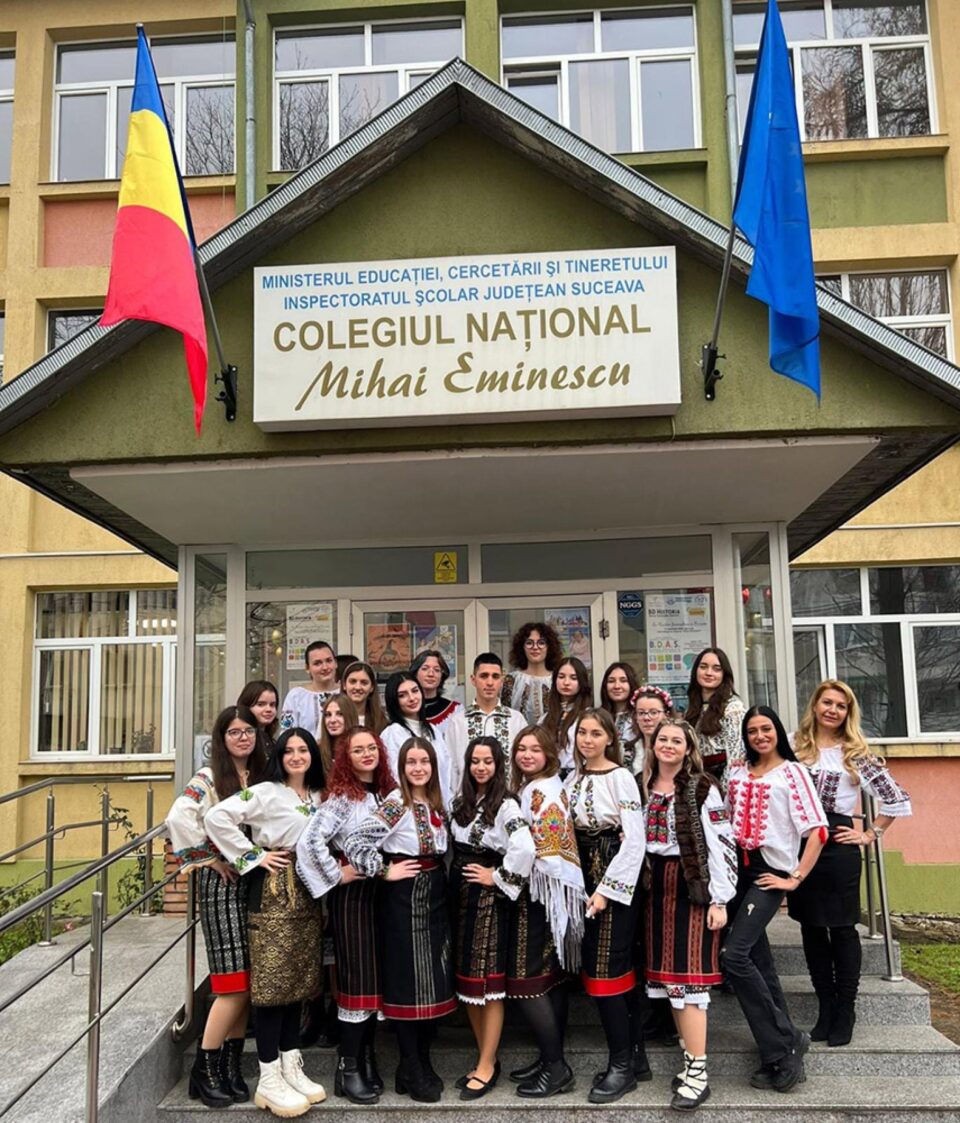 Ziua Bucovinei și Ziua Națională, la Colegiul „Mihai Eminescu” Suceava Ziua Bucovinei și Ziua Națională, la Colegiul „Mihai Eminescu” Suceava