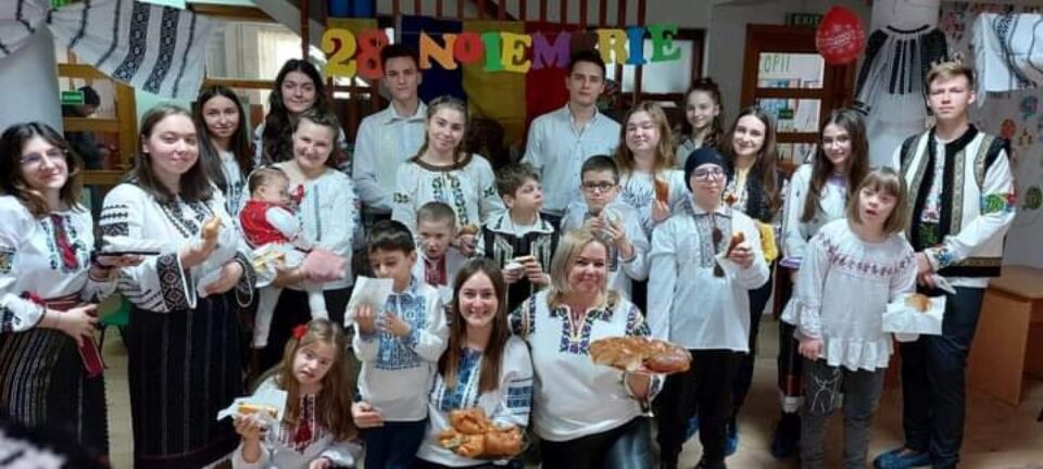 Voluntari din Asociația Tinerilor Ortodocși Suceveni au vizitat copiii bolnavi de la Centrul „Emanuel” Voluntari din Asociația Tinerilor Ortodocși Suceveni au vizitat copiii bolnavi de la Centrul „Emanuel”