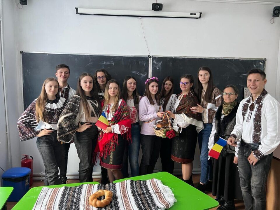 Elevii Colegiului Național „Dragoș Vodă” au marcat Ziua Bucovinei