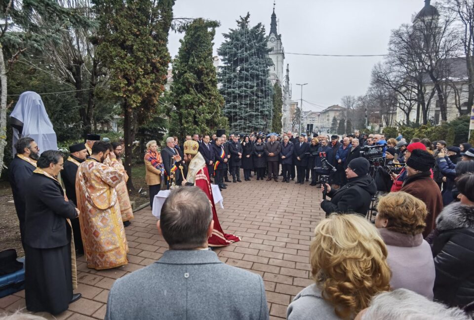 Ziua Bucovinei, sărbătorită cu ceremonii și dezvelirea bustului generalului Iacob Zadik