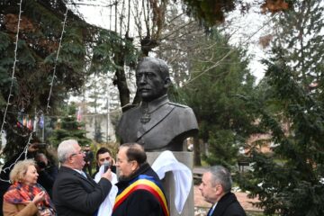 Dezvelirea bustului generalului Iacob Zadik, de Ziua Bucovinei