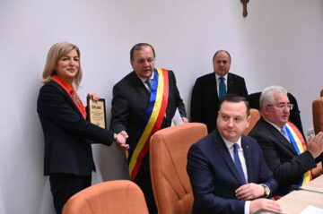 Șase sportivi campioni mondiali și europeni, doi medici și un universitar au primit de Ziua Bucovinei titlul de „Cetățean de Onoare al Județului Suceava”