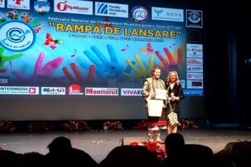 Lavinia Penciuc, câștigătoarea concursului „Rampa de lansare” la secțiunea „Muzică populară”