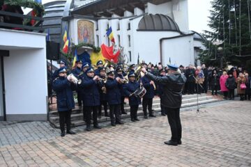 Turnul Unirii, inaugurat de Ziua Bucovinei, în prezența a sute de oameni