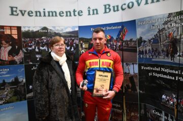 Șase sportivi campioni mondiali și europeni, doi medici și un universitar au primit de Ziua Bucovinei titlul de „Cetățean de Onoare al Județului Suceava”