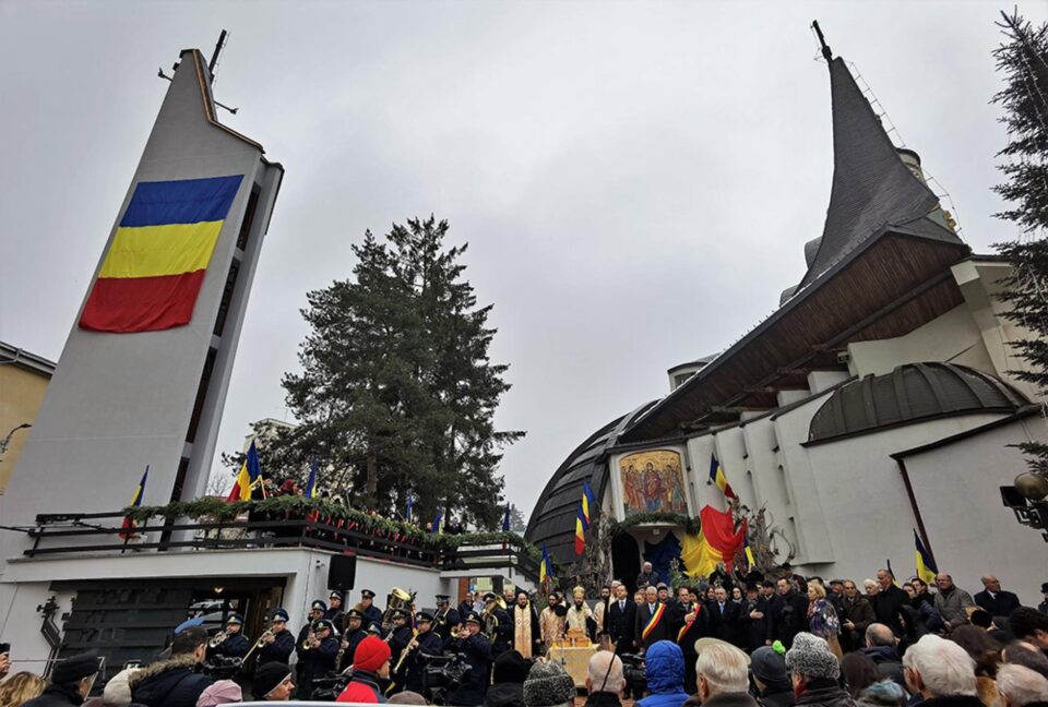 Turnul Unirii, inaugurat de Ziua Bucovinei, în prezența a sute de oameni