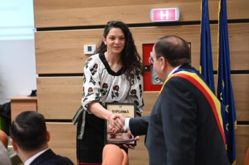 Șase sportivi campioni mondiali și europeni, doi medici și un universitar au primit de Ziua Bucovinei titlul de „Cetățean de Onoare al Județului Suceava”