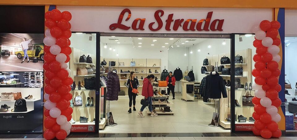 Reduceri de până la 20% în Magazinele „La Strada”, la ceas aniversar: 20 de ani de când sunt pe piața suceveană