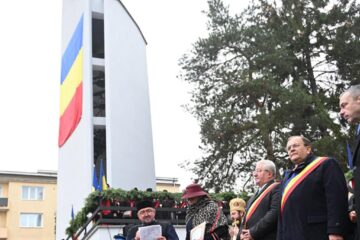 Turnul Unirii, inaugurat de Ziua Bucovinei, în prezența a sute de oameni