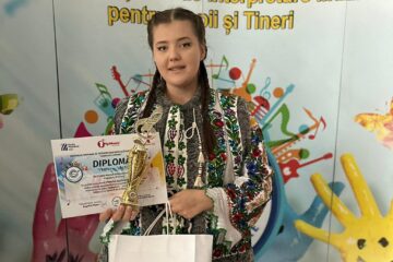 Lavinia Penciuc, câștigătoarea concursului „Rampa de lansare” la secțiunea „Muzică populară”