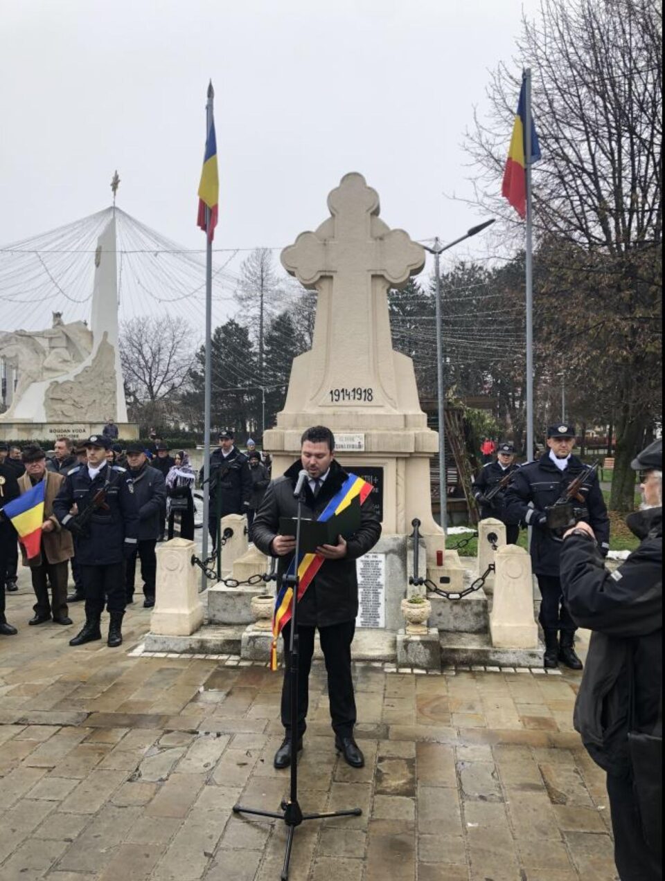 Festivitate cu depuneri de coroane și alocuțiuni la Monumentul Eroilor din Rădăuți
