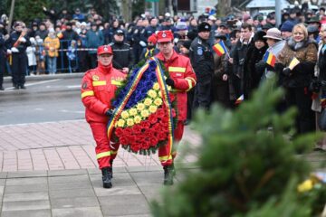 Ceremonia depunerilor de coroane