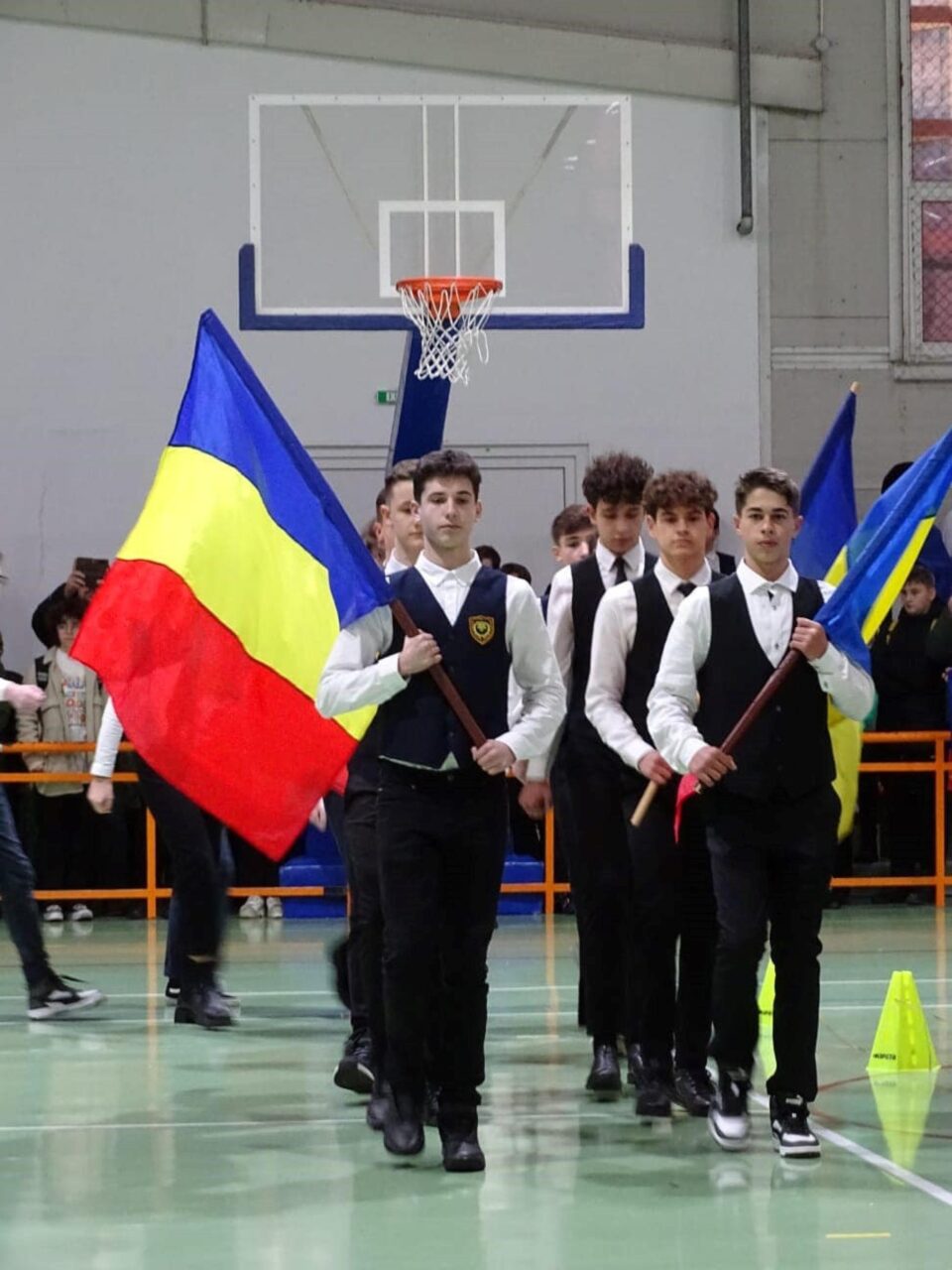 „La mulți ani, România mea!”, la Școala „Miron Costin” Suceava