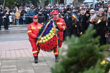 Ceremonia depunerilor de coroane