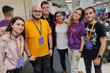 Elevi suceveni, la hackathonul internațional Unihack