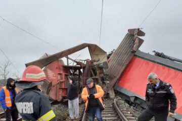 Incidentul care a dus la devierea traficului feroviar s-a petrecut pe 1 decembrie, când două trenuri de marfă care transportau cereale s-au ciocnit