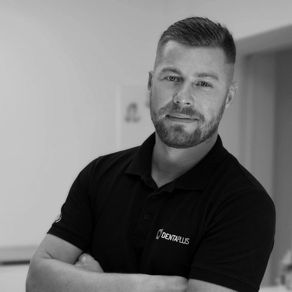 Doctorul stomatolog Iulian Juncanaru, fost concurent la „Chefi la cuțite”