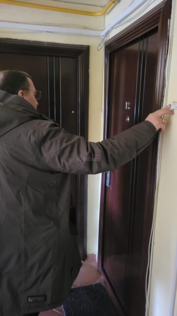 Gheorghe Flutur le-a oferit daruri celor patru băieți ai familiei Bălan, care anul viitor vor împlini doi ani