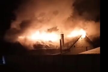 Incendiul de la pensiunea ”La Filuță” a plecat de la un conductor electric defect și a făcut pagube de sute de mii de euro
