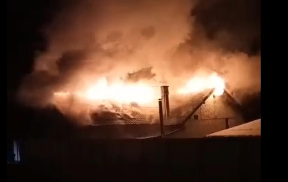 Incendiul de la pensiunea ”La Filuță” a plecat de la un conductor electric defect și a făcut pagube de sute de mii de euro