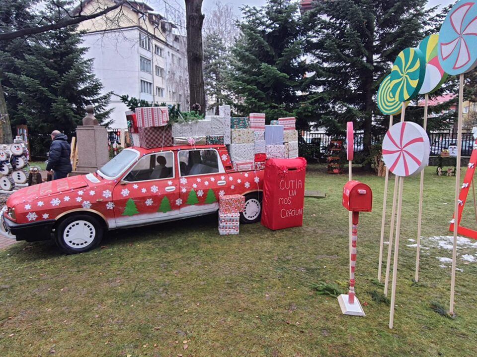 Târg de Crăciun pentru copii, deschis în curtea Colegiului ”Spiru Haret” Suceava