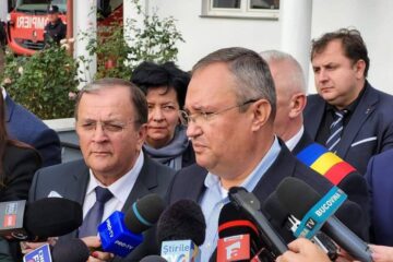 Președintele CJ Suceava, Gheorghe Flutur, și premierul Nicolae Ciucă