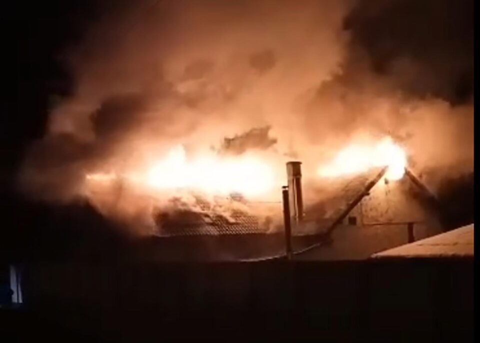 Incendiul de la pensiunea ”La Filuță” a plecat de la un conductor electric defect și a făcut pagube de sute de mii de euro