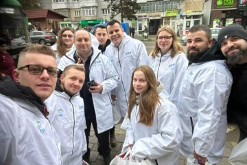 Copiii din Suceava au primit cadouri din partea tinerilor din PMP