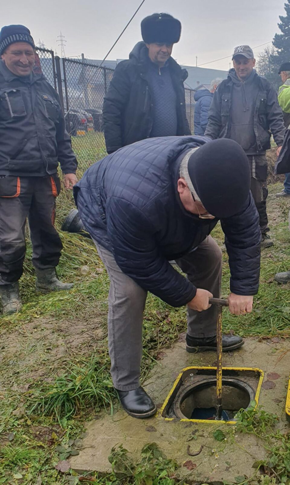 Gazul metan a ajuns și în cartierul Tineretului – robinetul a fost deschis miercuri de primarul Sucevei