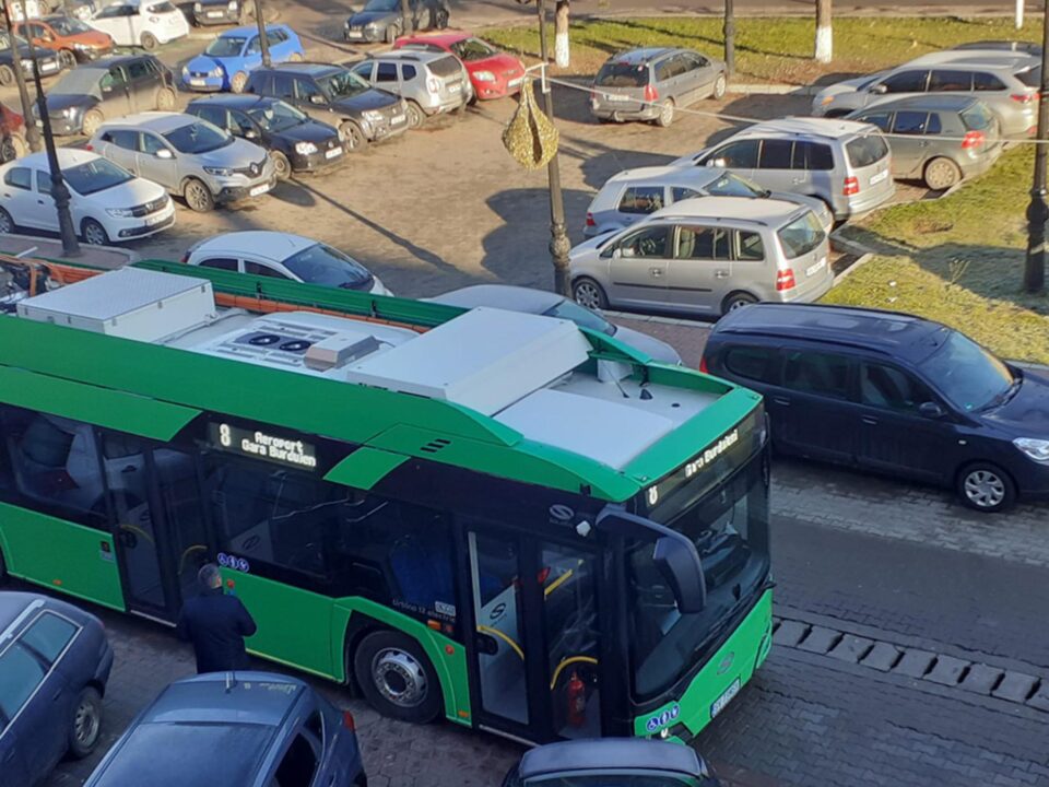 Autobuzul TPL în probe pe linia către Aeroportul Salcea