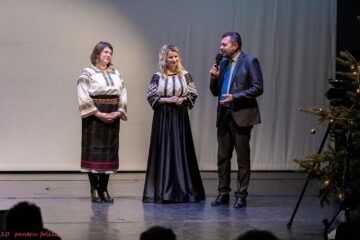 Gala de premiere „10 pentru folclor”, ediția a VII-a, a reunit pe aceeași scenă artiști din mai multe zone ale țării, într-o „poveste autentică de iarnă”
