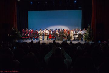 Gala de premiere „10 pentru folclor”, ediția a VII-a, a reunit pe aceeași scenă artiști din mai multe zone ale țării, într-o „poveste autentică de iarnă”
