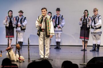 Gala de premiere „10 pentru folclor”, ediția a VII-a, a reunit pe aceeași scenă artiști din mai multe zone ale țării, într-o „poveste autentică de iarnă”