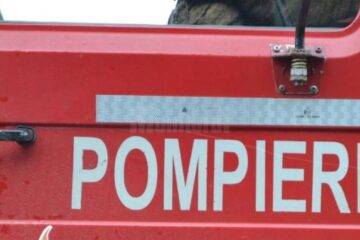Bărbat găsit carbonizat într-o casă care a fost mistuită de incendiu