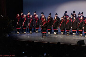 Gala de premiere „10 pentru folclor”, ediția a VII-a, a reunit pe aceeași scenă artiști din mai multe zone ale țării, într-o „poveste autentică de iarnă”