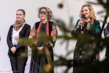 Gala de premiere „10 pentru folclor”, ediția a VII-a, a reunit pe aceeași scenă artiști din mai multe zone ale țării, într-o „poveste autentică de iarnă”