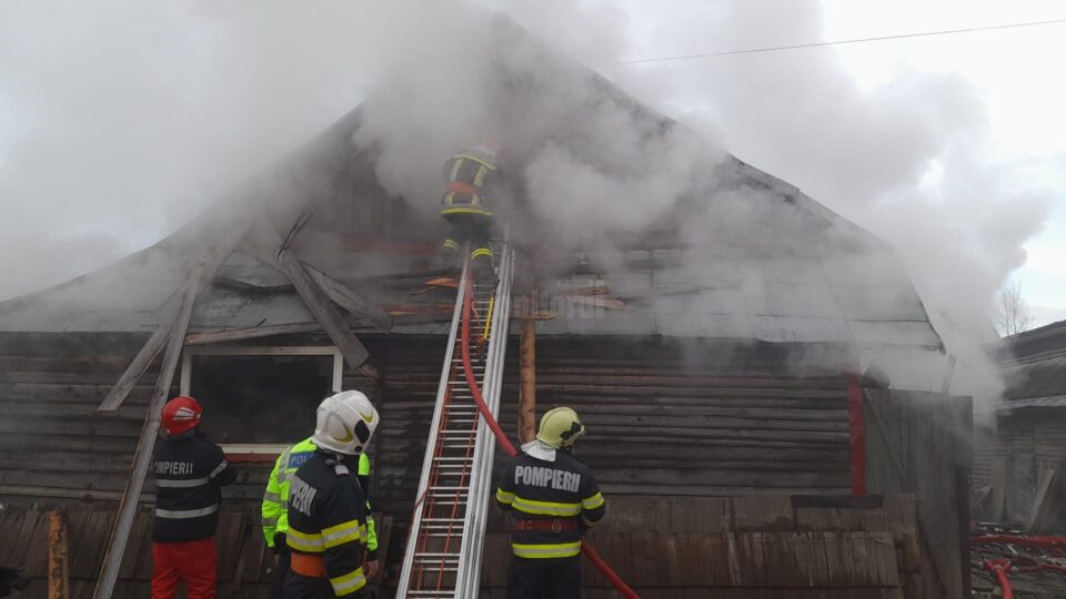Incendiu la casă din municipiul Rădăuți