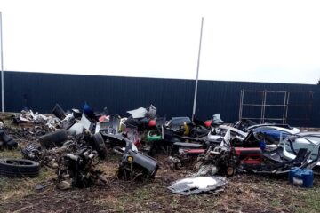 Firmă de dezmembrări auto din Moara, amendată după ce a fost reclamată de vecini