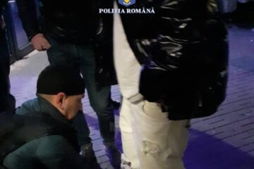 Polițiștii au legitimat peste 200 de tineri și au făcut și percheziții corporale unde au considerat că este cazul