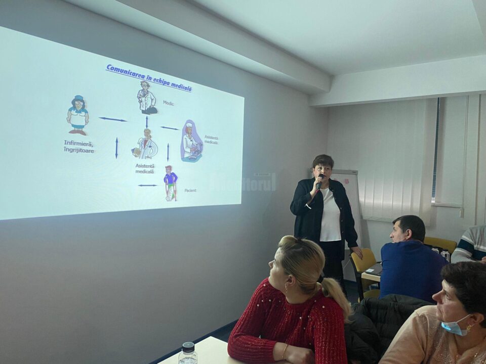 Personalul Spitalului Județean Suceava a început cursurile de comunicare. Primii școliți sunt angajații de la Urgență
