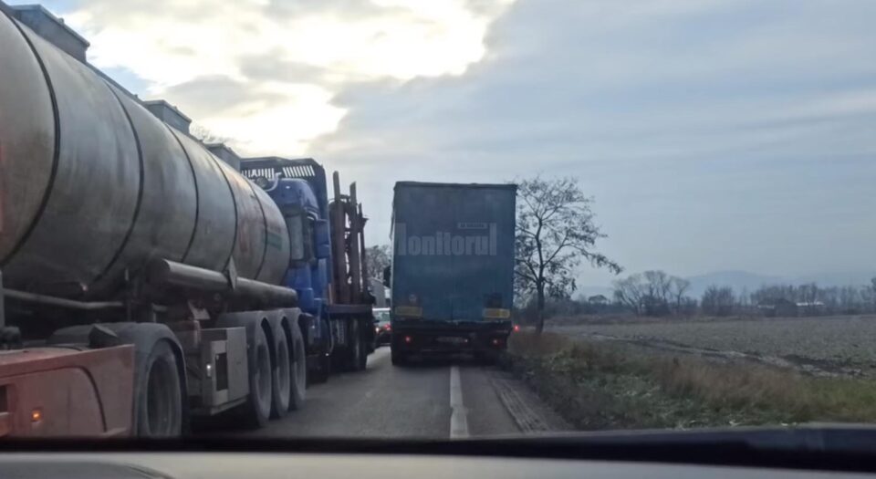 Trafic de coșmar pe E 85 . Coada de tiruri este la Dănila