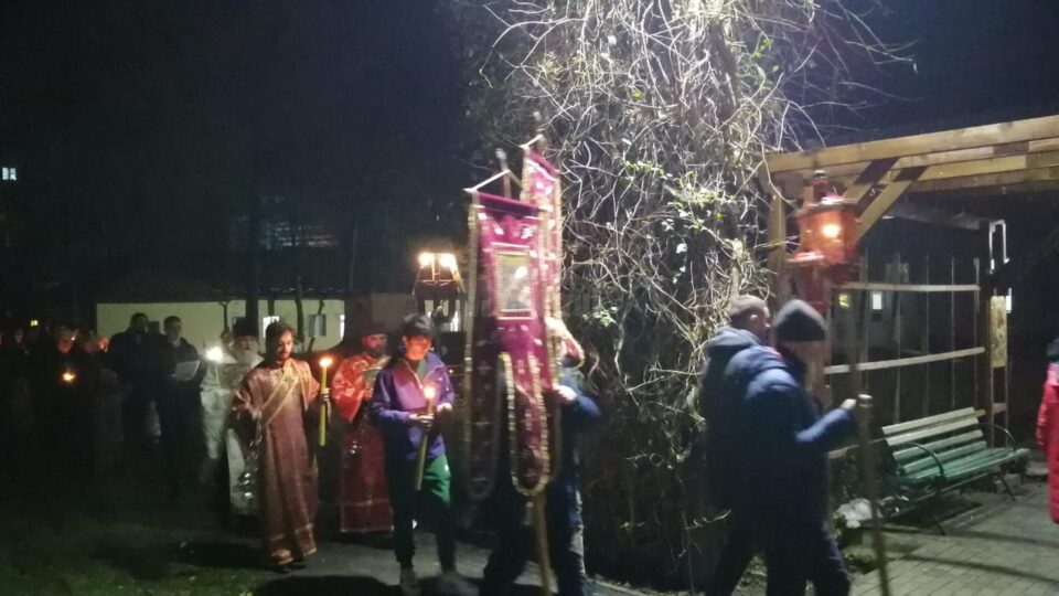Procesiune cu Sf. Moaște ale Sf. Ierarh Spiridon, la Biserica din curtea Spitalului Vechi Suceava