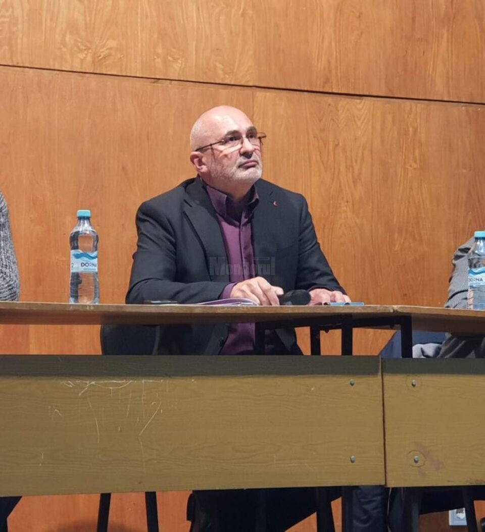 Liderul Uniunii Județene a Sindicatelor ,,Pro – Educația” Suceava, prof. Traian Pădureț Liderul Uniunii Județene a Sindicatelor ,,Pro – Educația” Suceava, prof. Traian Pădureț