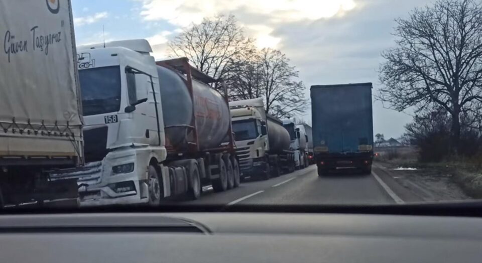 Trafic de coșmar pe E 85, luni dimineață