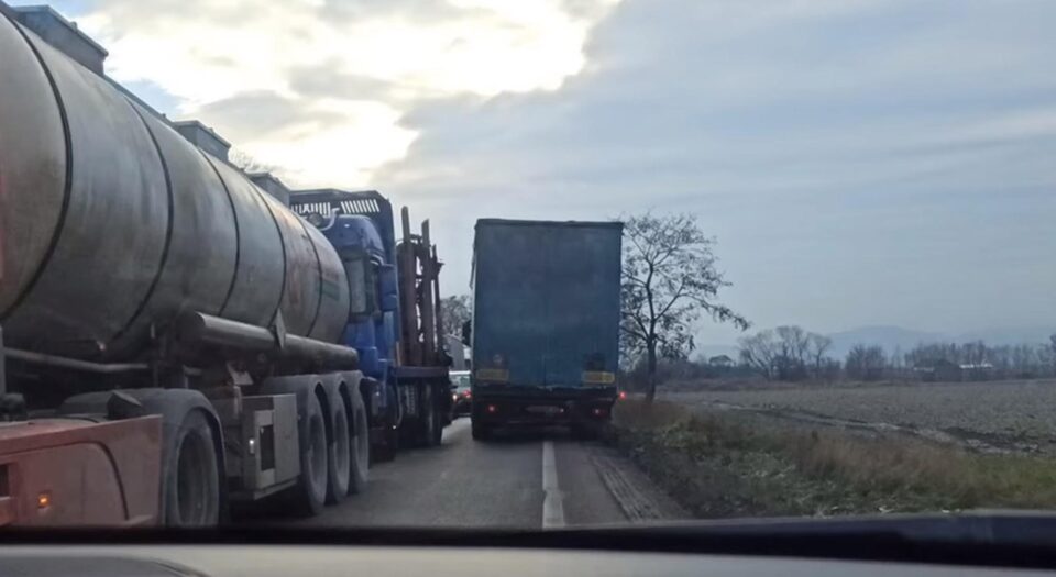 Trafic de coșmar pe E 85, luni dimineață
